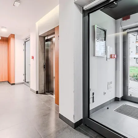 Shortstaypoland Srodziemnomorska B145 *